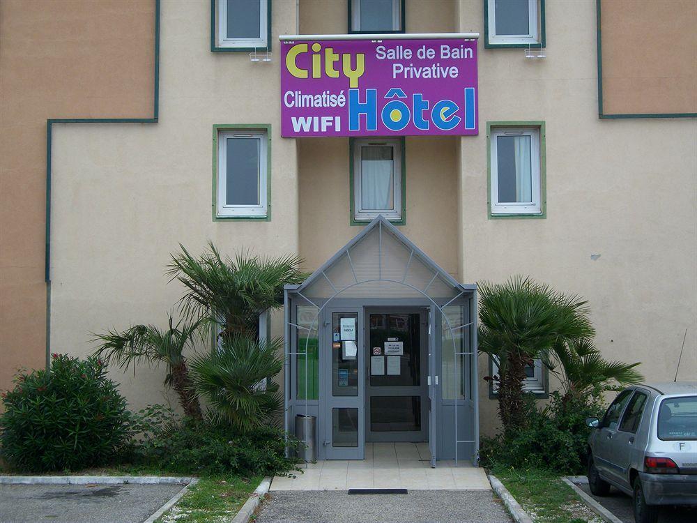 מלון לה פונטה Face West Le Pontet מראה חיצוני תמונה